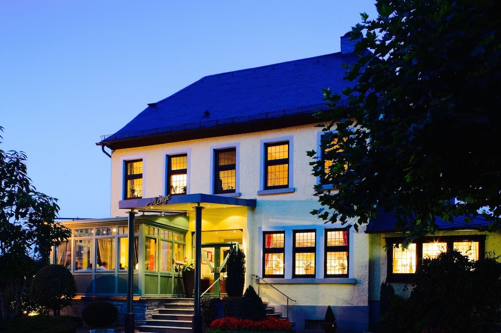 Hotel & Restaurant Menge - Möhnesee