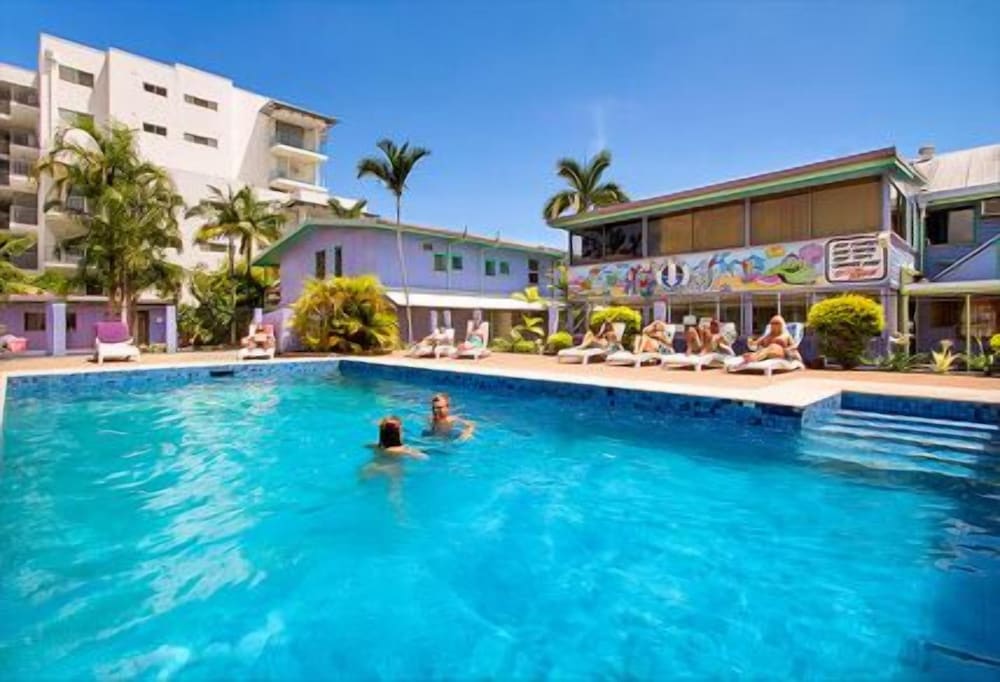 Caravella Backpackers - Cairns