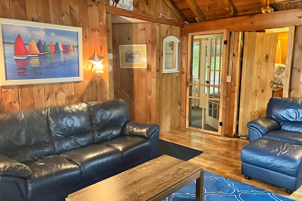 Lakefront Cabin With Deck, Gas Grill, Kayaks, Fireplace, & Quick Beach Access - Lake Winnipesaukee, NH