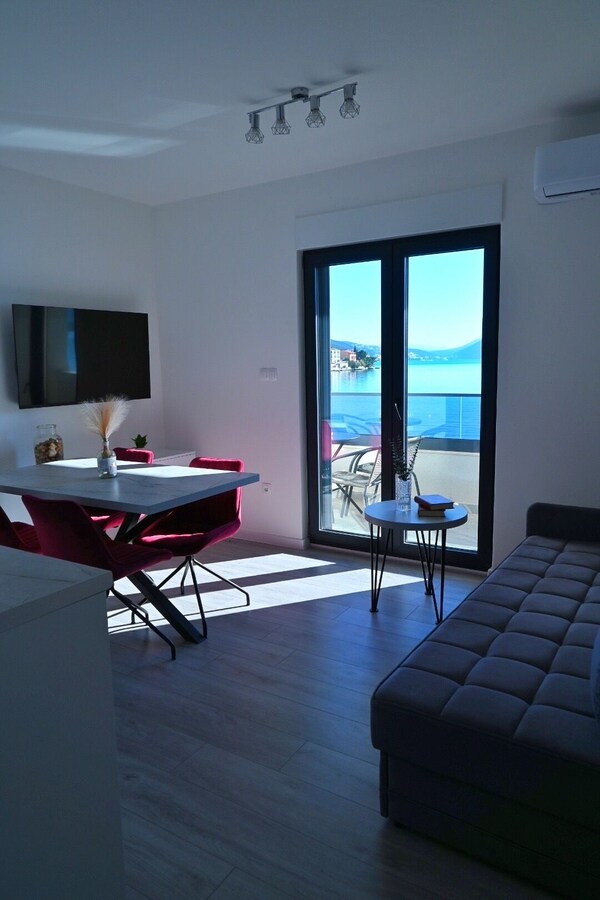 Villa Mangata 102 Apartment. Beachfront Apartment For An Unforgettable Stay! - Duba