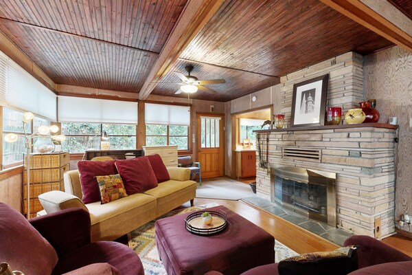 Rustic Chic Retreat Set Back Among The Trees With Furnished Deck - Felton, CA