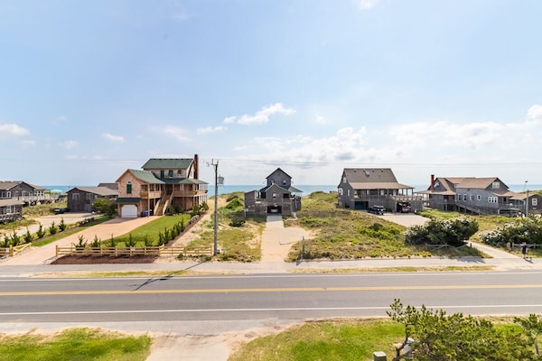 Semi-oceanfront Home With A Large Pool Area, Cabana, And Rec Room! - Nags Head, NC