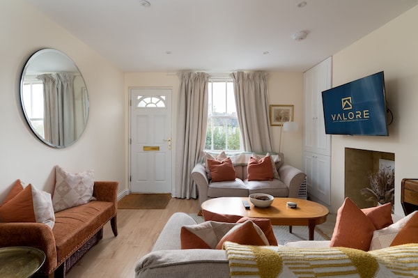 Beautiful Cottage Style 3-bed, Free Parking, Wi-fi - Milton Keynes