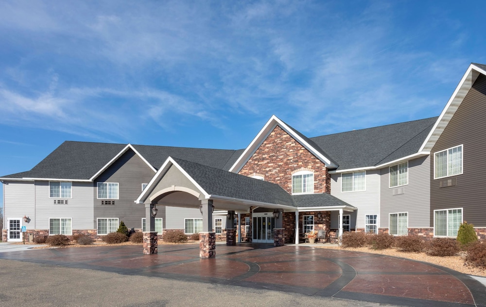 Crossings By Grandstay Inn And Suites - Montevideo, MN