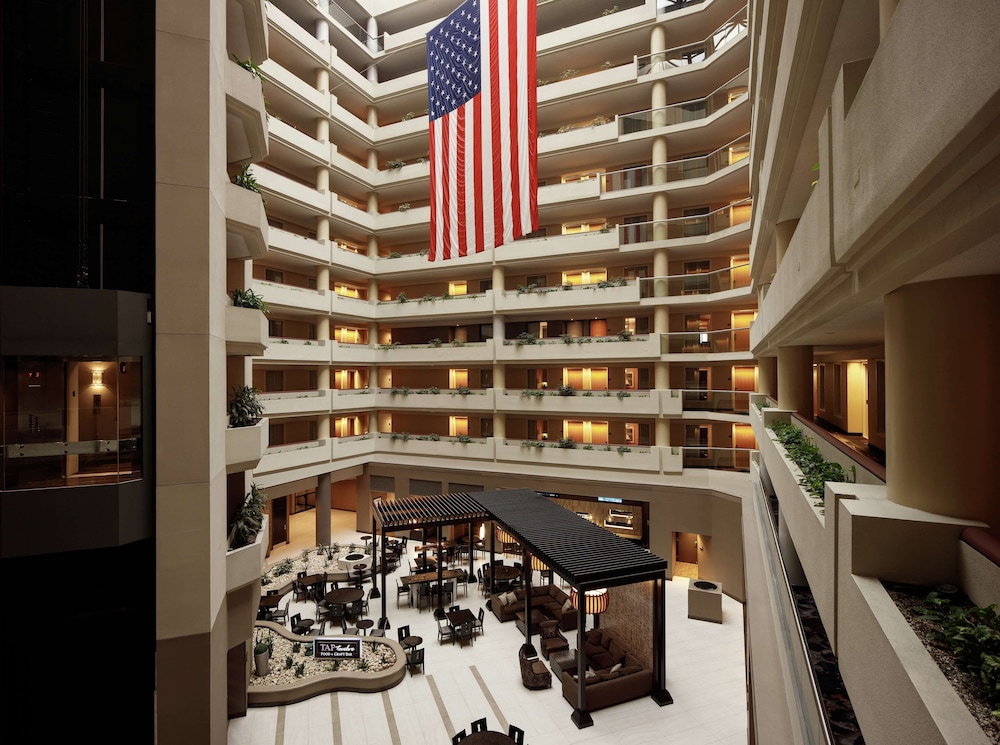 Embassy Suites By Hilton Crystal City National Airport - Arlington, VA
