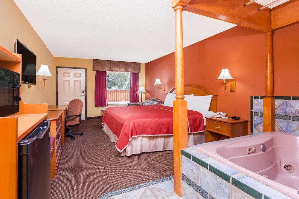 Travelodge By Wyndham Chattanooga/hamilton Place - Paradise Cove, Harrison