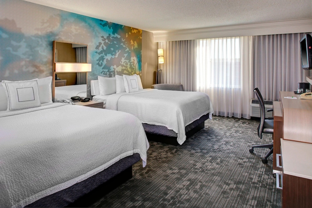 Courtyard By Marriott Cleveland Airport South - Parma, OH