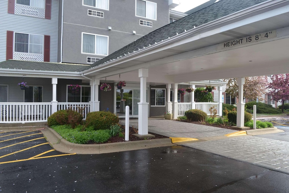 Country Inn & Suites by Radisson, Gurnee, IL - Zion, IL