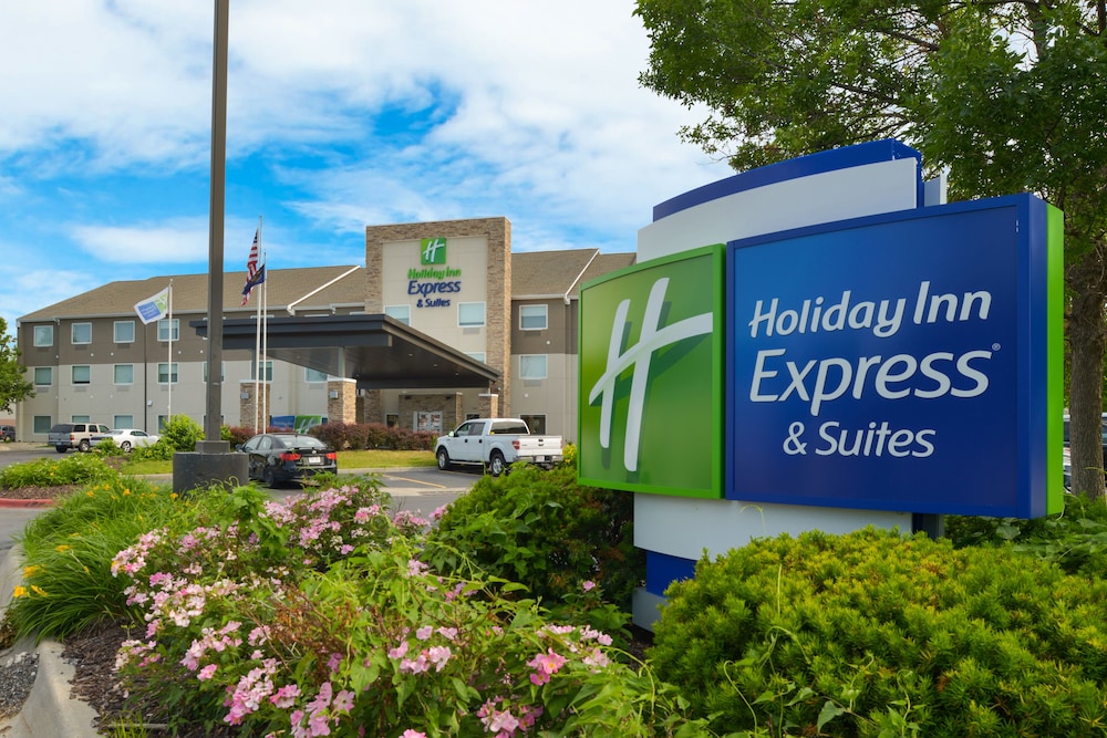 Holiday Inn Express & Suites Omaha - 120th And Maple, An Ihg Hotel - Bennington, NE