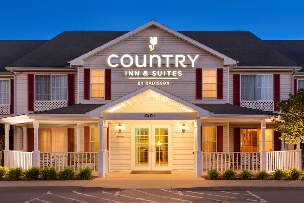Country Inn & Suites By Radisson, Nevada, Mo - Missouri