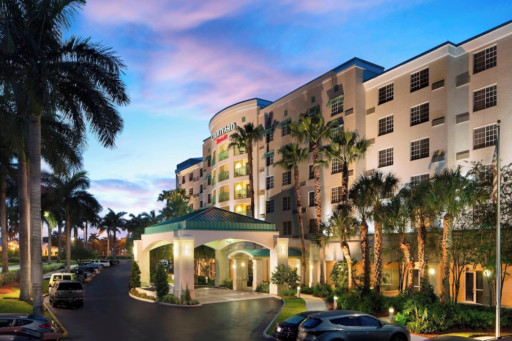 Courtyard By Marriott Fort Lauderdale Airport & Cruise Port - Fort Lauderdale, FL