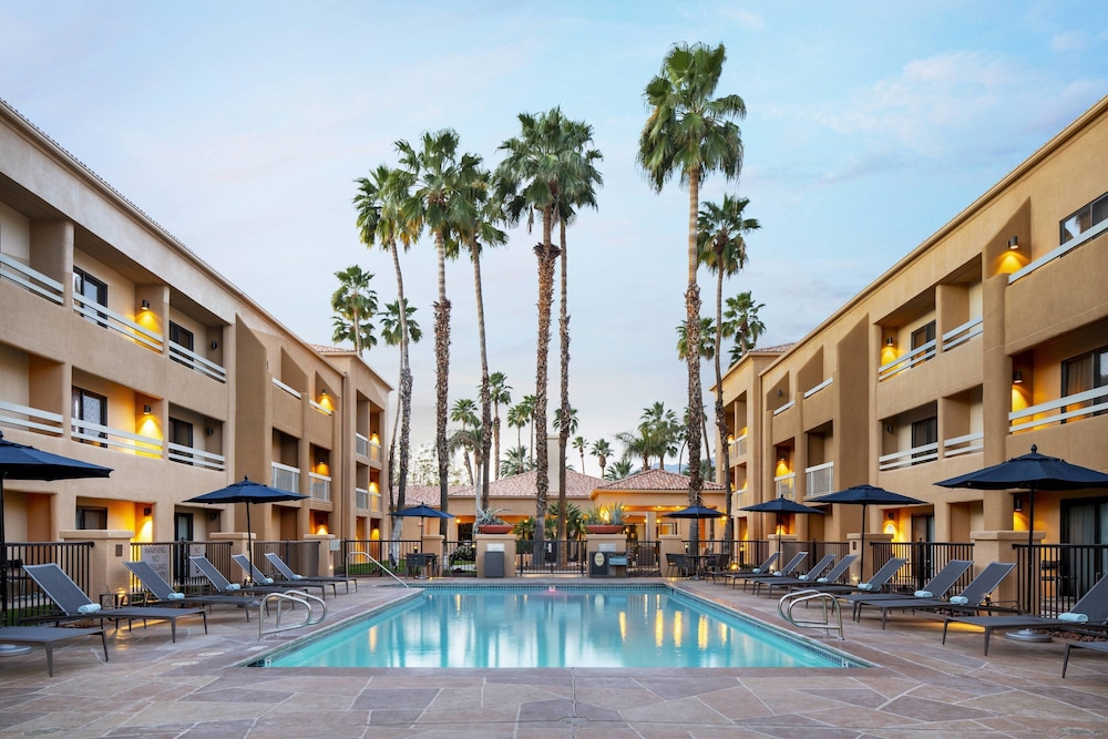Courtyard By Marriott Palm Springs - Palm Springs