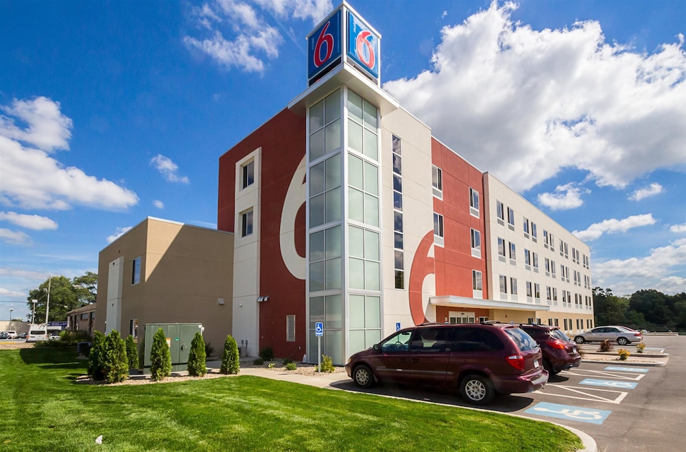 Motel 6 South Bend, In - Mishawaka - South Bend, IN
