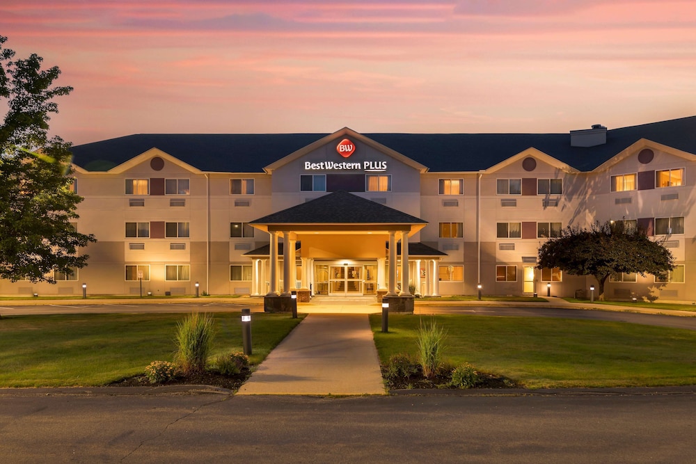 Best Western Plus Executive Court Inn & Conference Center - Bedford, NH