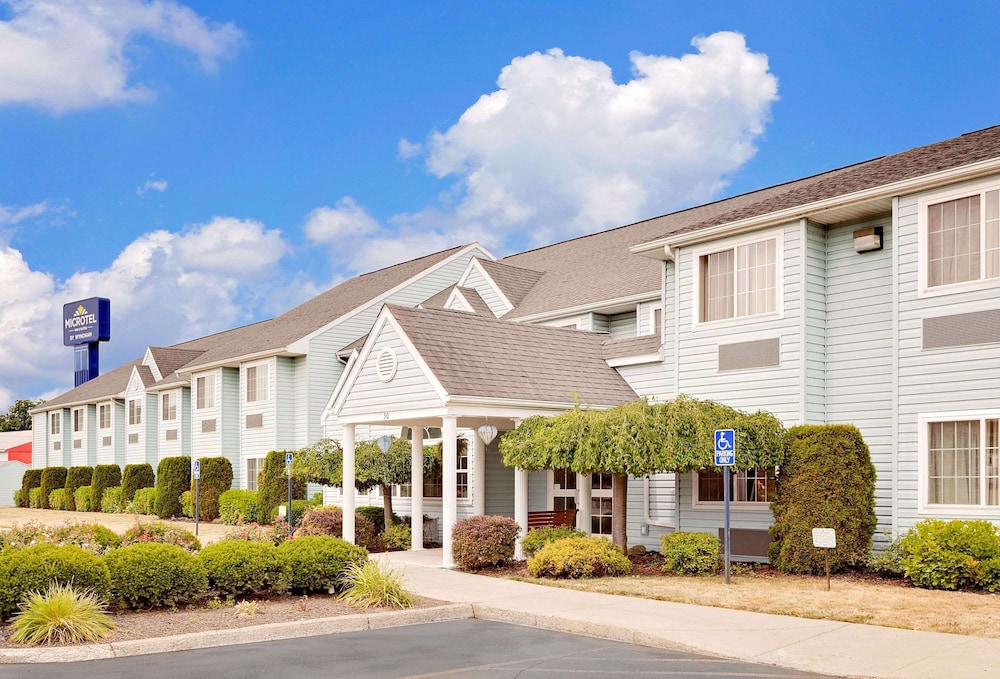 Microtel Inn & Suites By Wyndham Wellsville - Belmont, NY