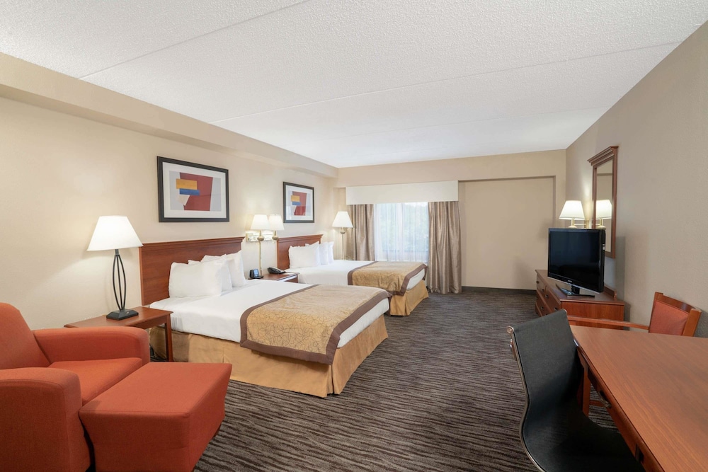 Wingate By Wyndham Charlotte Airport - Charlotte, NC