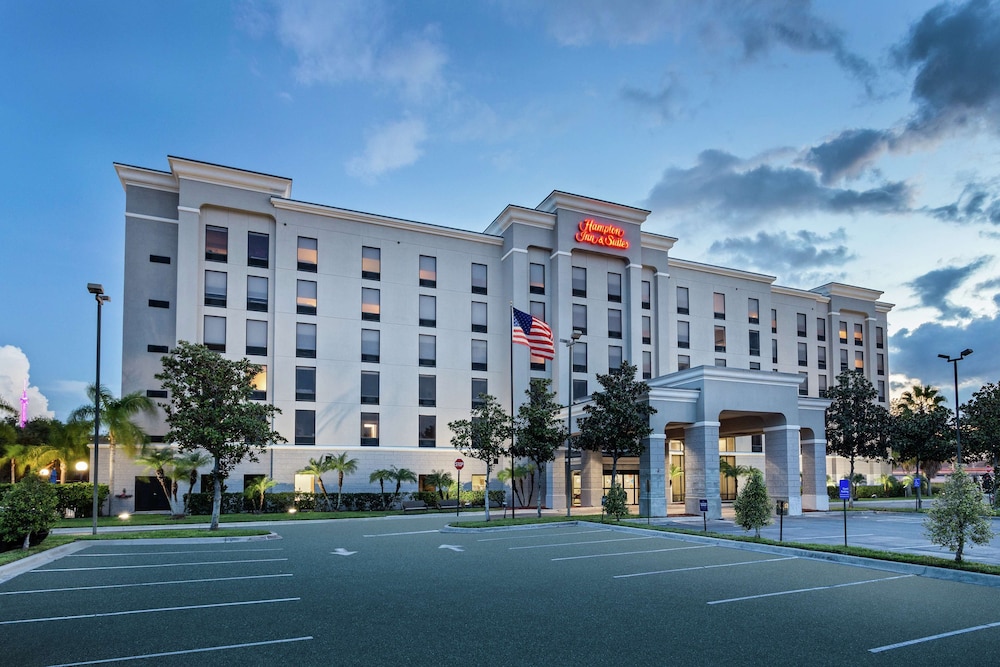Hampton Inn & Suites Orlando Intl Dr N - Orlando, FL