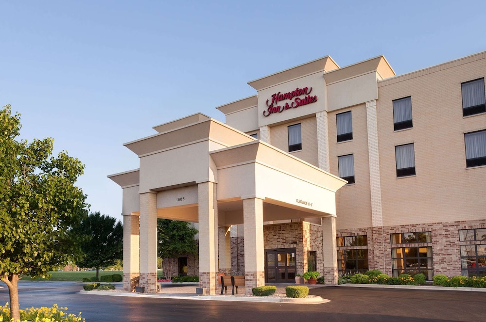 Hampton Inn & Suites Addison - Wheaton, IL