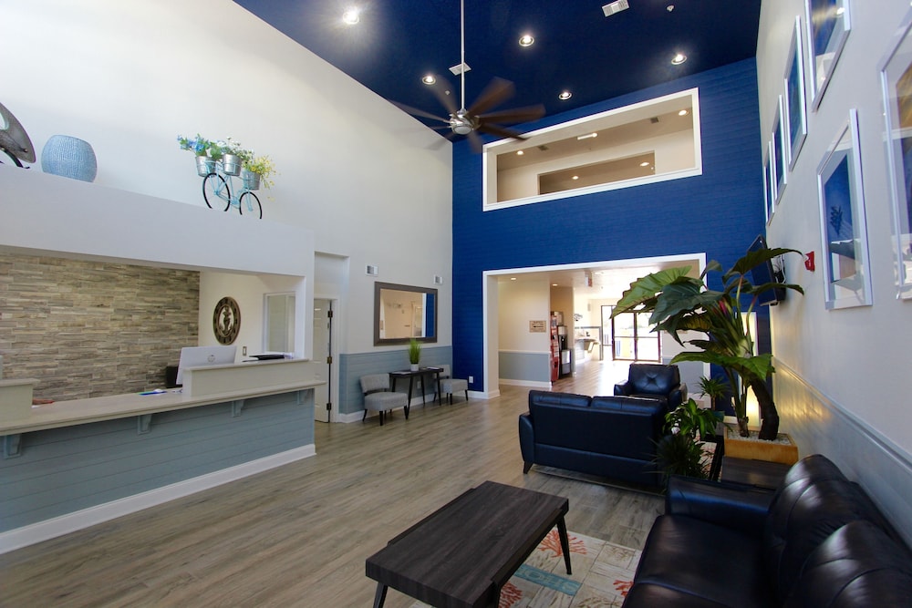 Luxury Suites of Pensacola - Warrington, FL