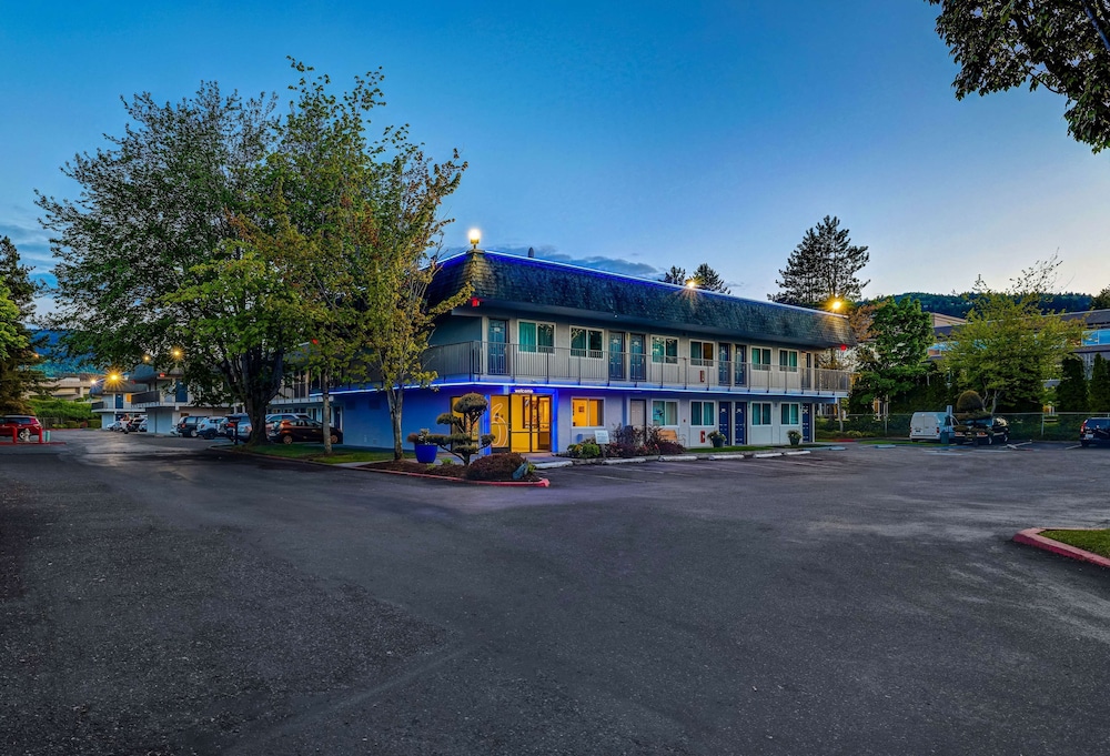 Motel 6 Issaquah, Wa - Seattle - East - Cougar Mountain Zoo, Issaquah