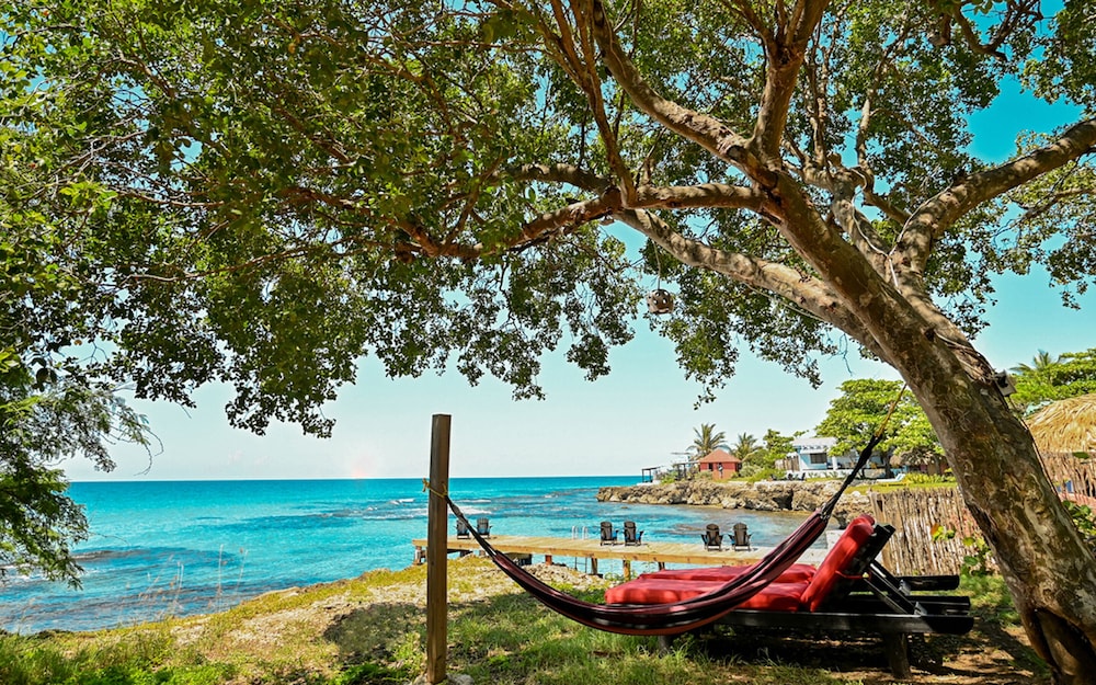 Jakes - Santa Cruz, Jamaica