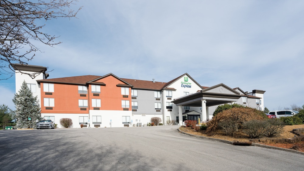 Holiday Inn Express & Suites Knoxville-north-i-75 Exit 112 - Knoxville