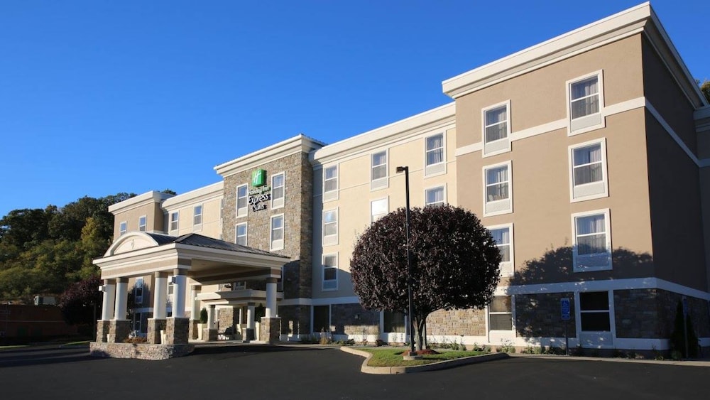 Holiday Inn Express Hotel & Suites Danbury - I-84, An Ihg Hotel - Danbury, CT
