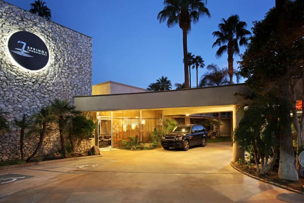 7 Springs Inn & Suites - Palm Springs, CA