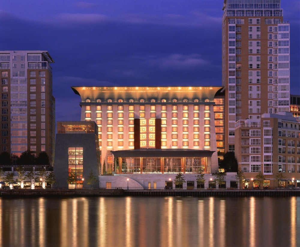 Canary Riverside Plaza Hotel - Queen Anne Court, University of Greenwich