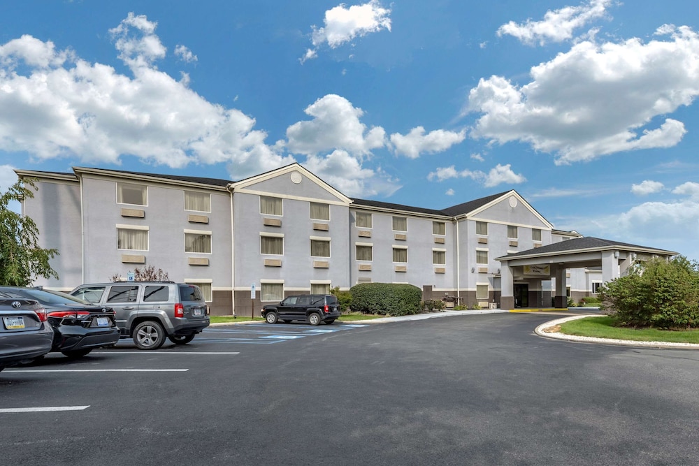 Comfort Inn & Suites Butler - Butler, PA