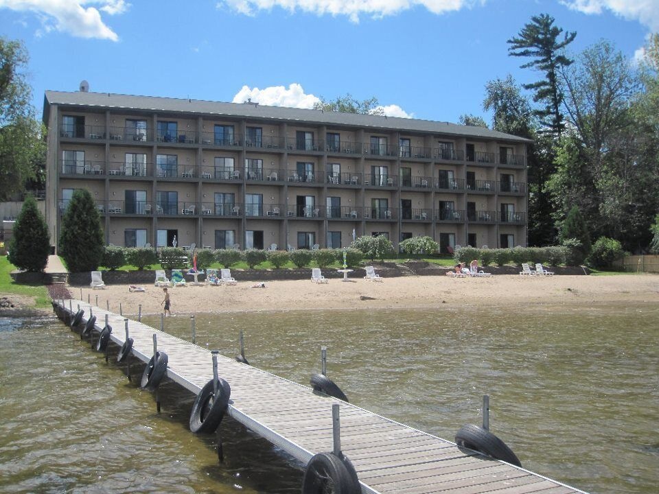 Beachfront Hotel - Houghton Lake