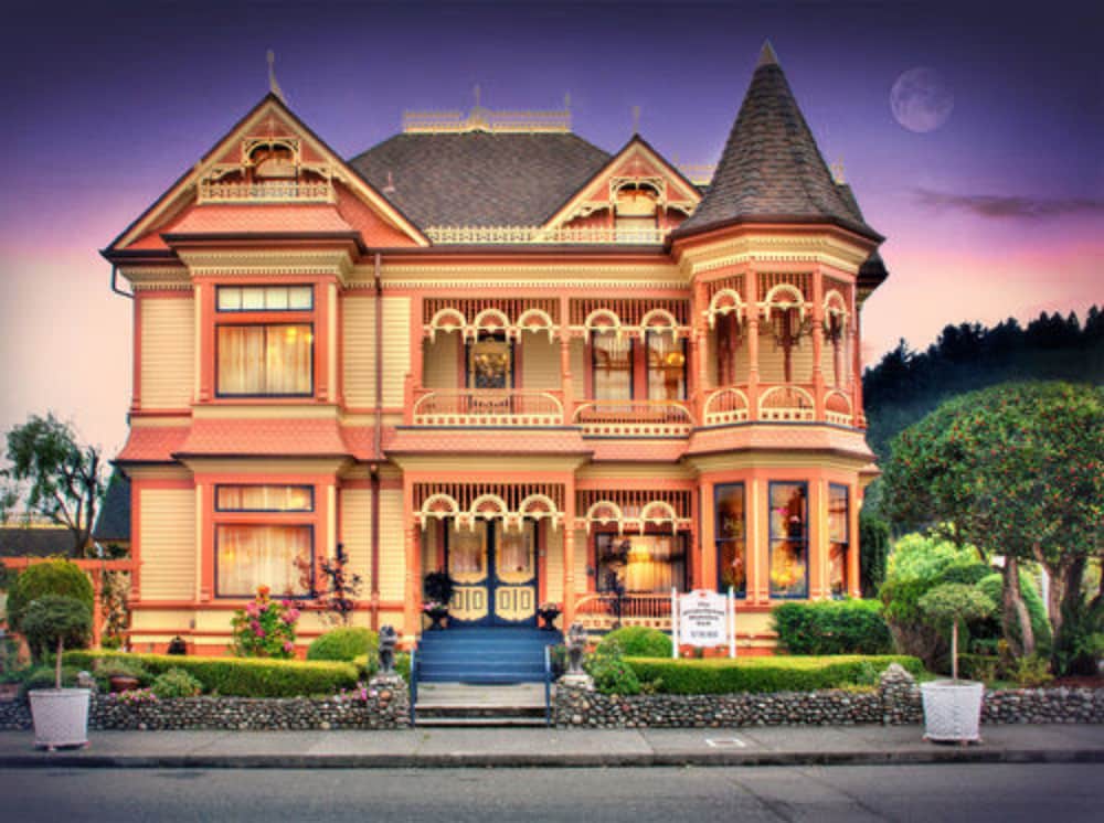 Gingerbread Mansion - Fortuna, CA