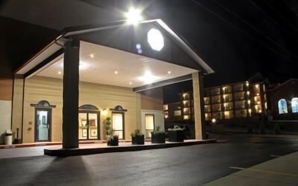 Grand View Inn & Suites - Missouri