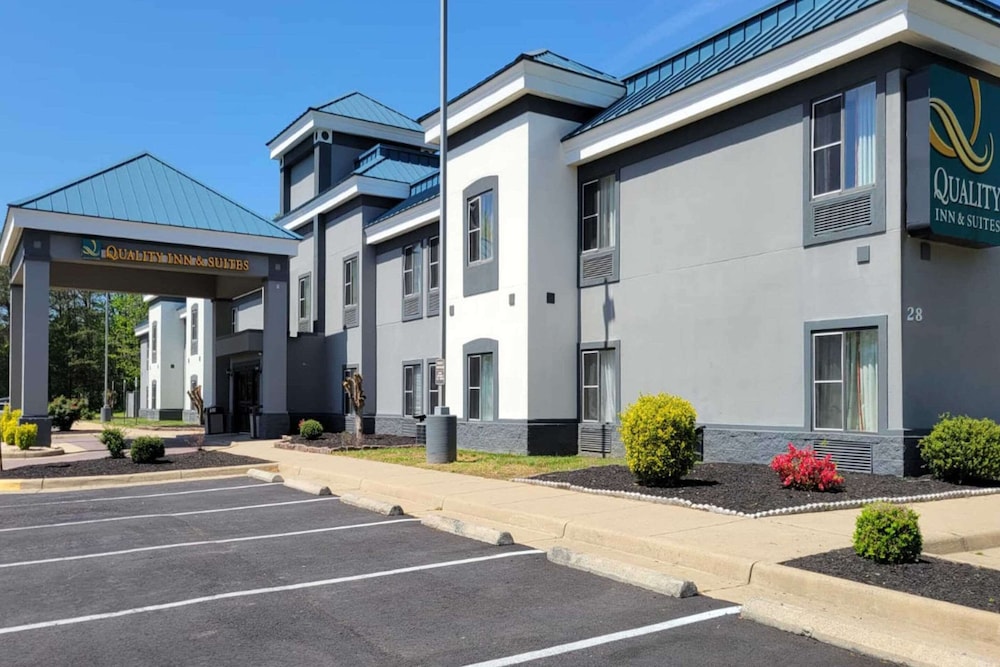 Quality Inn And Suites - Stafford, VA