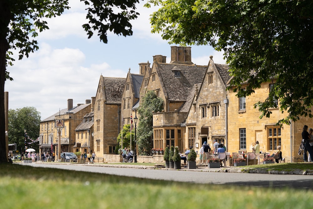 The Lygon Arms - An Iconic Luxury Hotel - West Midlands