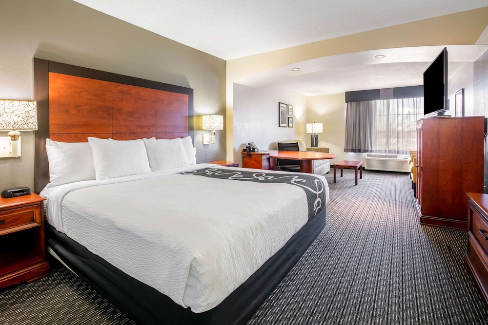La Quinta Inn & Suites By Wyndham Dfw Airport South / Irving - Grapevine