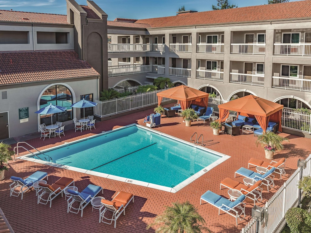 La Quinta Inn & Suites By Wyndham San Francisco Airport West - Millbrae, CA