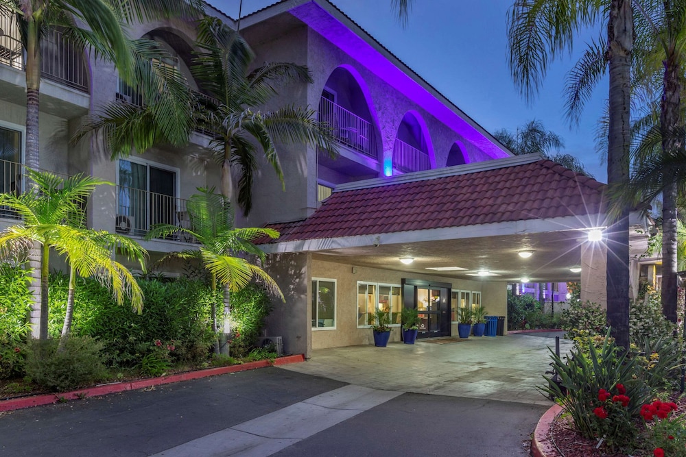Comfort Inn Escondido San Diego North County - Valley Center, CA