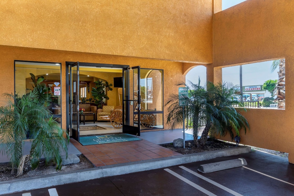 Quality Inn & Suites Westminster - Seal Beach Westminster - Los Alamitos, CA