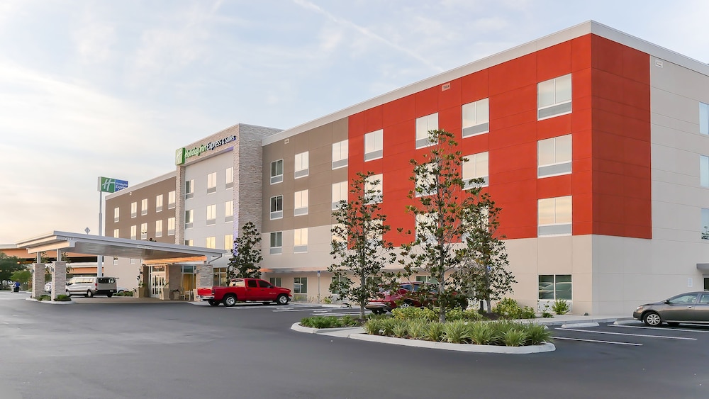 Holiday Inn Express & Suites - Tampa East - Ybor City - Temple Terrace, FL
