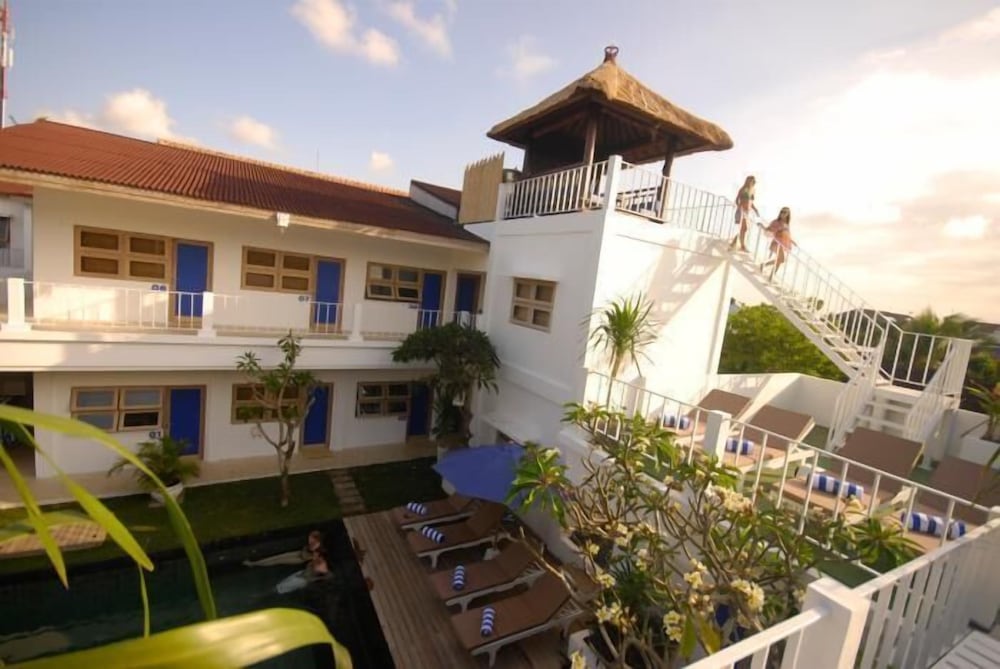 The Island Hotel Bali - Hostel - Denpasar