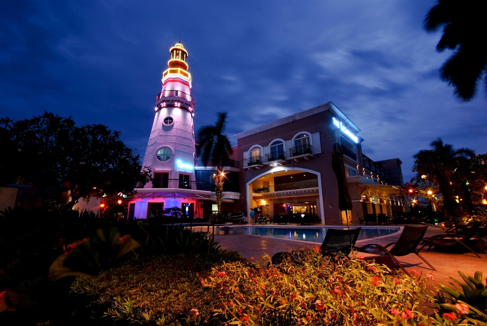 The Lighthouse Marina Resort - Subic