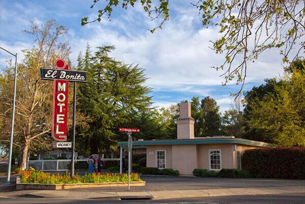El Bonita Motel - St. Helena, CA