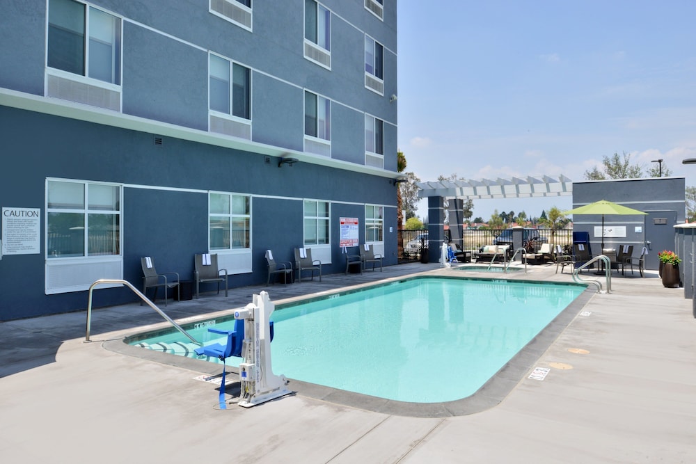 Holiday Inn Express Hotels & Suites Loma Linda - Riverside, CA