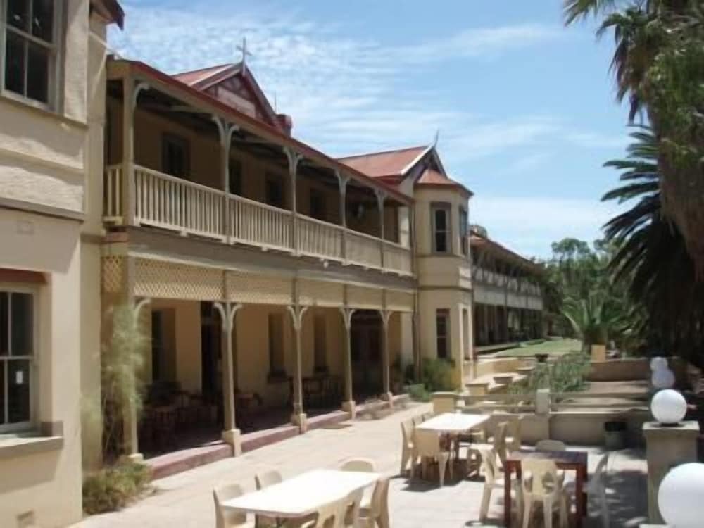 修道院度假酒店 - 當加拉