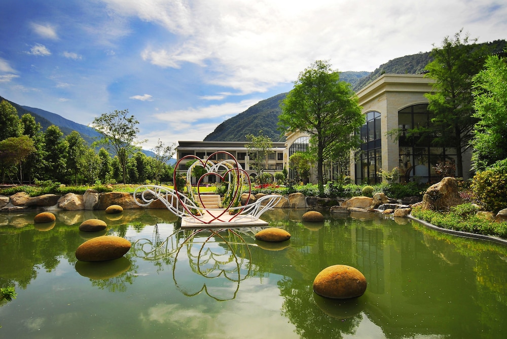 Tai-Yi Red Maple Resort - Nantou County