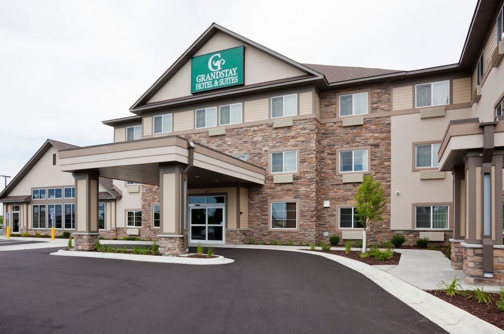 GrandStay Hotel & Suites Delano - Buffalo
