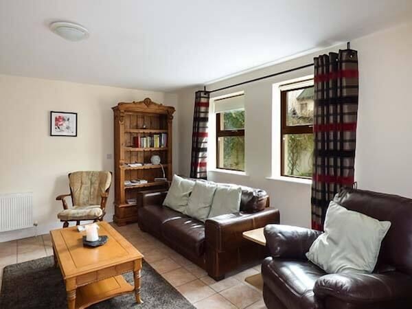 5 Kilnamanagh Manor, Pet Friendly In Dundrum, County Tipperary - Tipperary