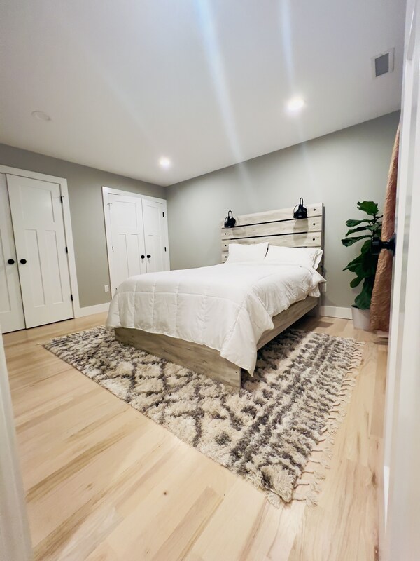Luxury New-built - Beautiful 3 Bedrooms+2 Bathrooms Montclair Home - Lincoln Park, NJ