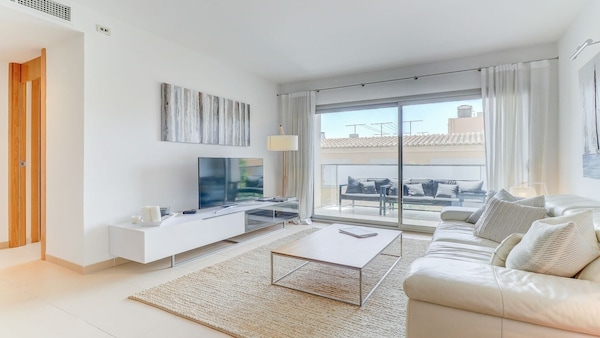 Stunning 4 Bed Penthouse, Direct Acess To Rooftop Shared Pool 360 Views Of Port - Puerto de Pollensa